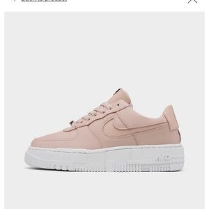 NIKE AIR FORCE 1 PIXEL